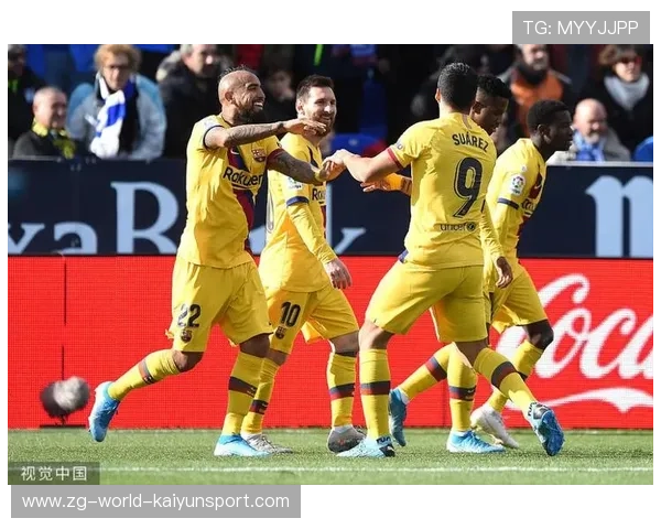 传的漂亮，打的精彩！费尔明长传精准制导，拉什福德一步过掉对手爆杆破门！